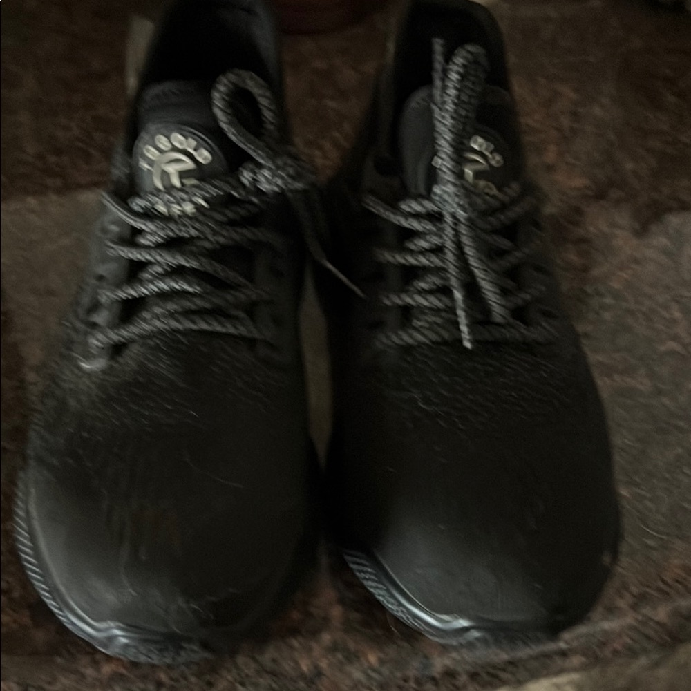 TQGOLD Black Sneakers